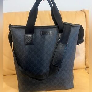 Gucci
GG Supreme Messenger Bag